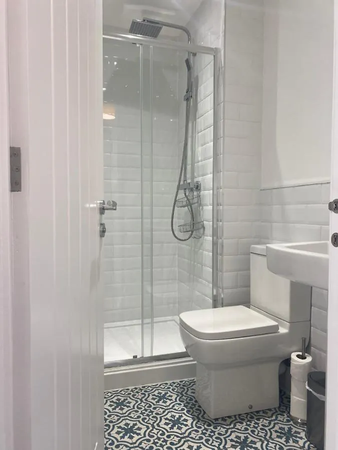 Stylish Pontcanna Flat Near City Centre Cardiff Apartment
